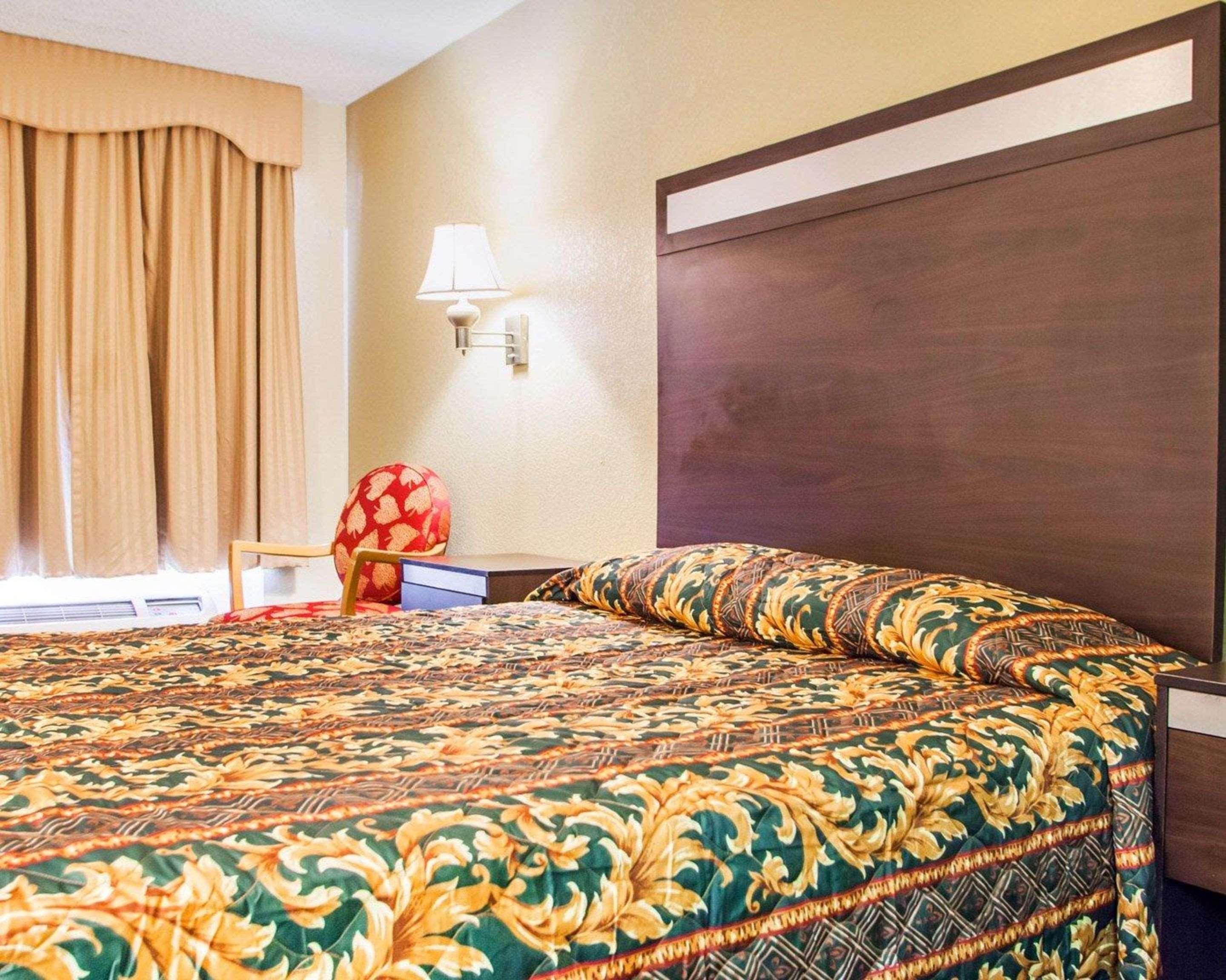 Rodeway Inn Mount Laurel Hwy 73 Екстер'єр фото