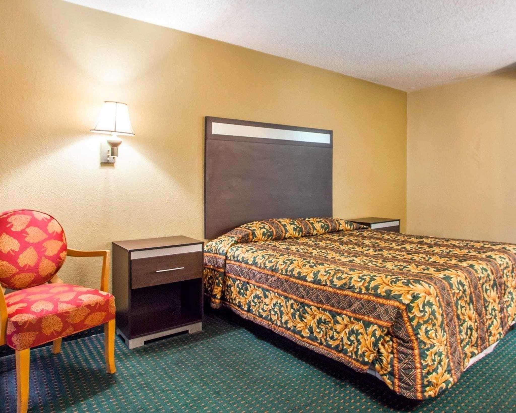 Rodeway Inn Mount Laurel Hwy 73 Екстер'єр фото