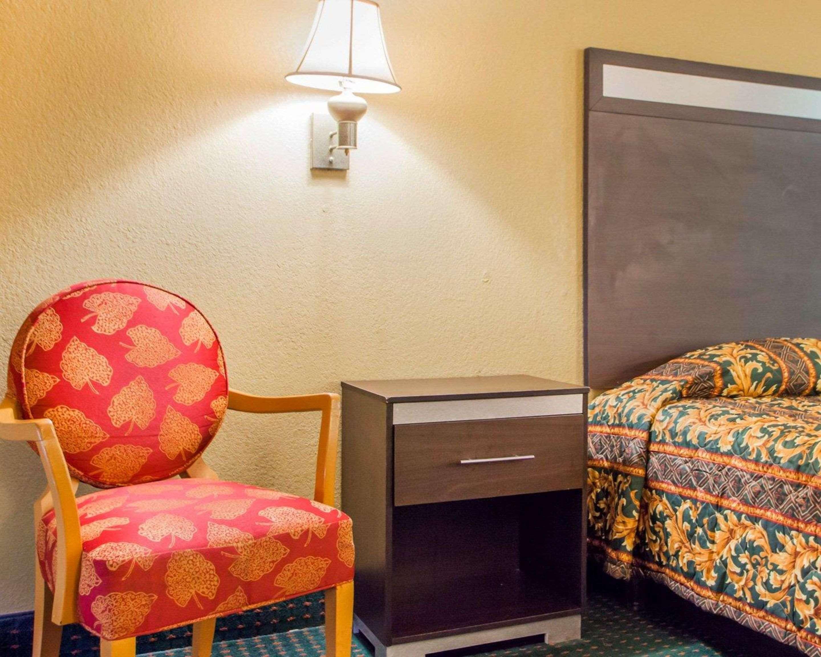Rodeway Inn Mount Laurel Hwy 73 Екстер'єр фото