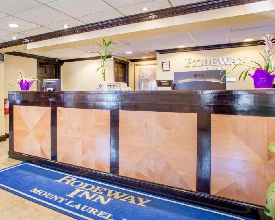 Rodeway Inn Mount Laurel Hwy 73 Екстер'єр фото